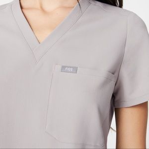 Figs catarina one-pocket scrub top XS